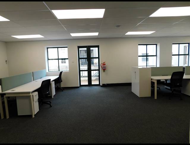 138M² OFFICE TO LET IN HYDE PARK